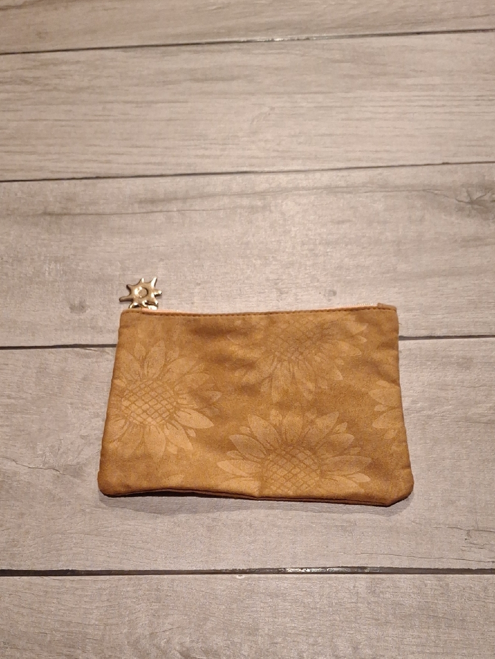 🍦Ipsy Sunflower Zip Pouch🍋‍🟩